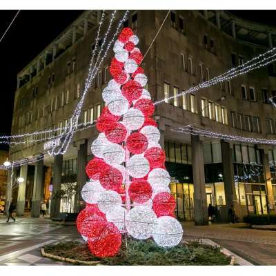 large metal frame christmas tree